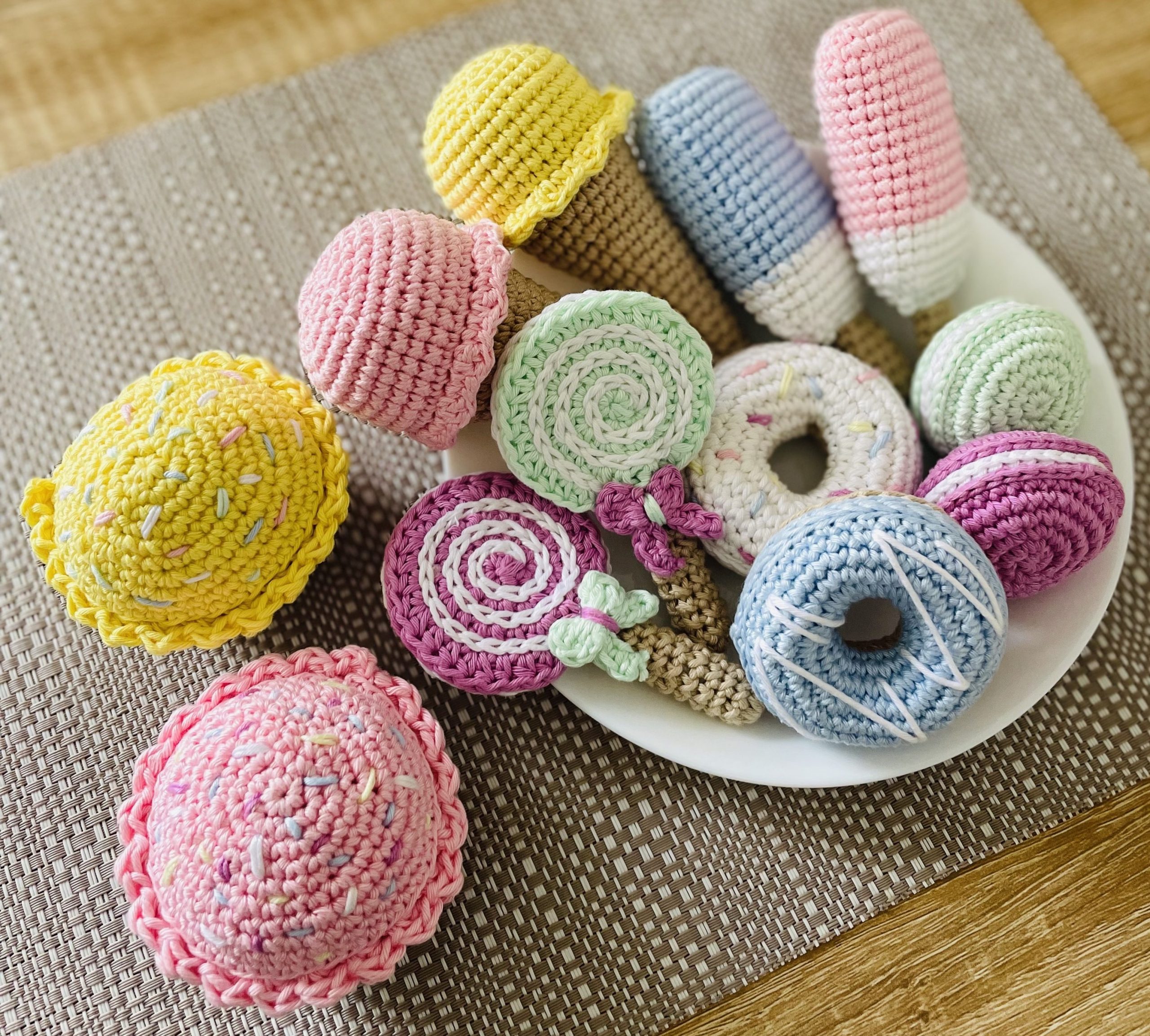 kids crochet play food sweet dessert - cupcake, ice cream, popsicle, lollipop, macaron, donut