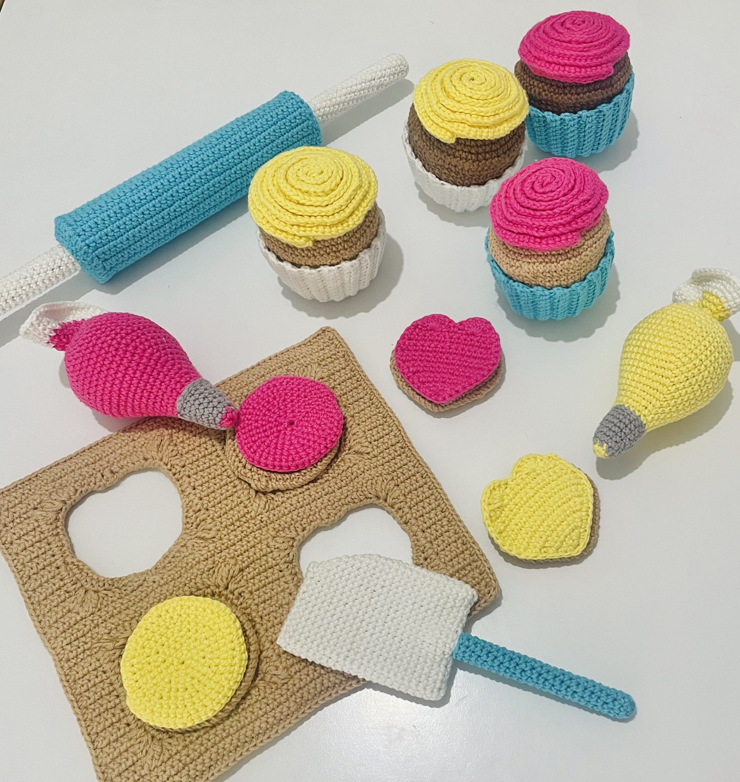 crochet little baker - play and decorate cookie, muffin, cupcake, spatula, rolling pin