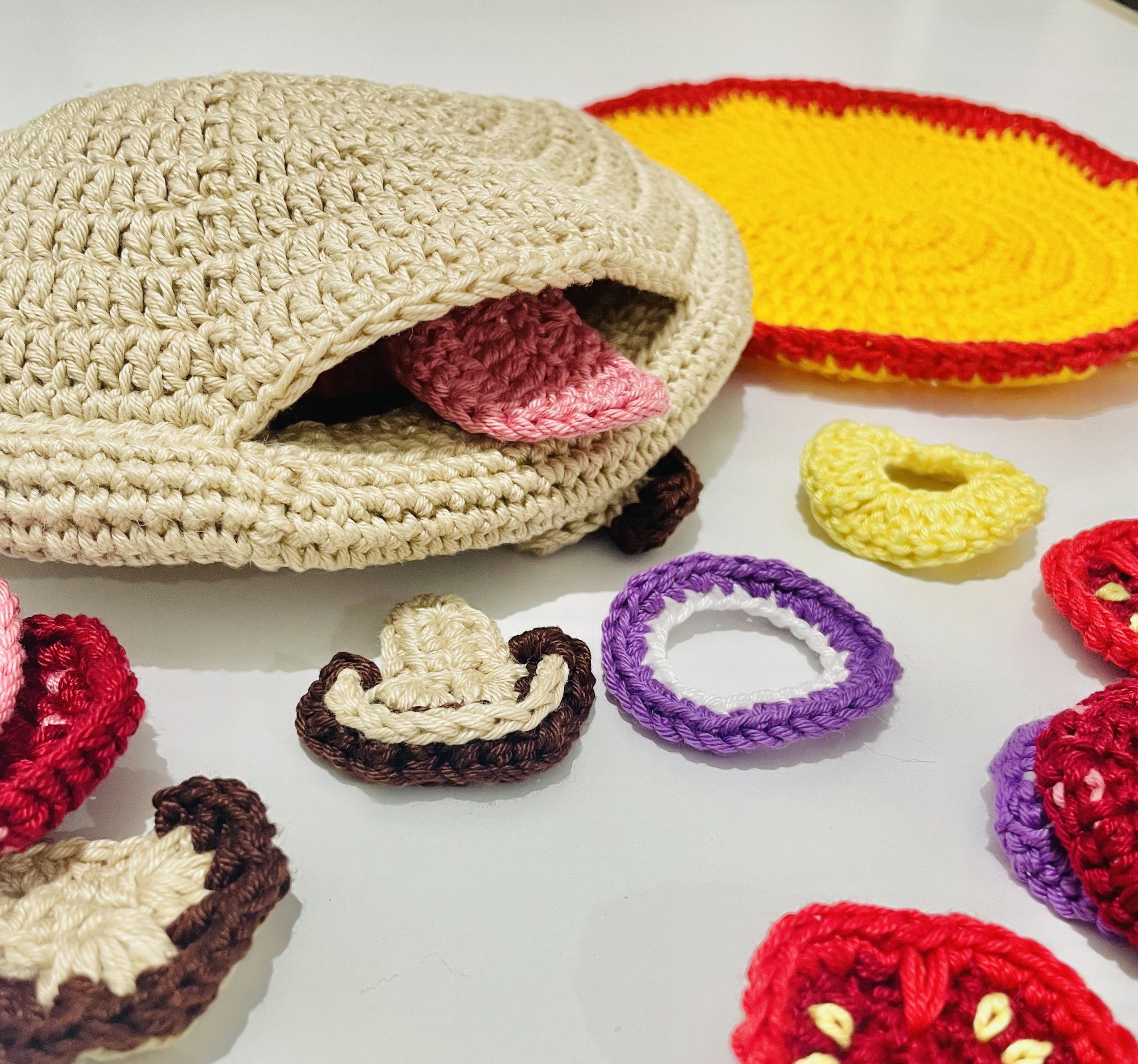 kids crochet play food pizza - pizza base, cheese, basil, ham, pepperoni, tomato, mushroom, onion, pineapple
