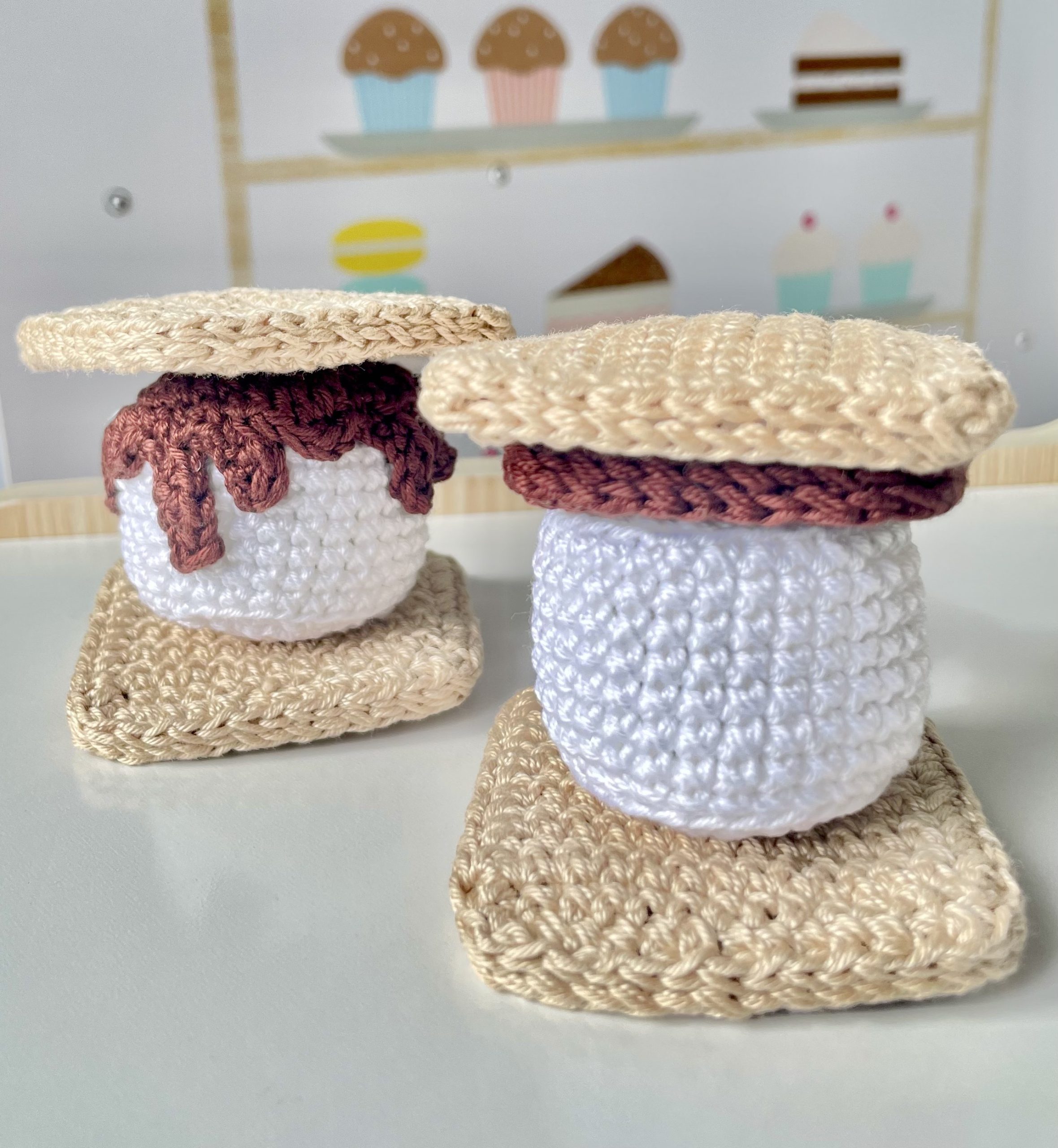 smores - graham biscuit , marshmallow, chocolate
